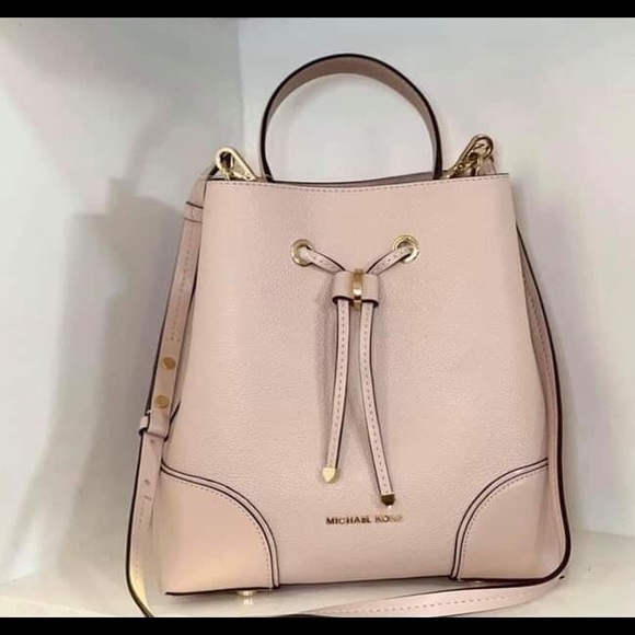 Michael Kors Retail Bucket Bag Large - Picture 1 of 2
